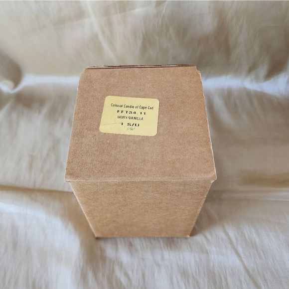 Vanilla Candle colonial candle of cape cod - Picture 4 of 7